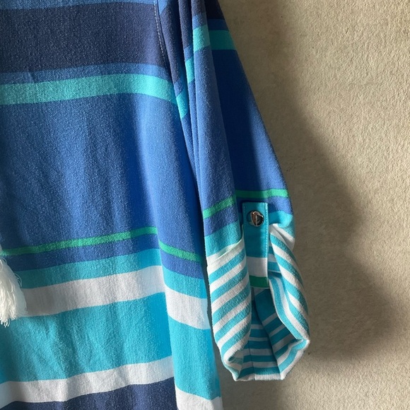 Zenergy by Chico’s Striped Blue and White Top. Hooded. Size 1 - Picture 4 of 7